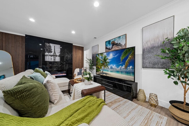 Photo - 606 S Sunshine Ave Unit ID1283137P