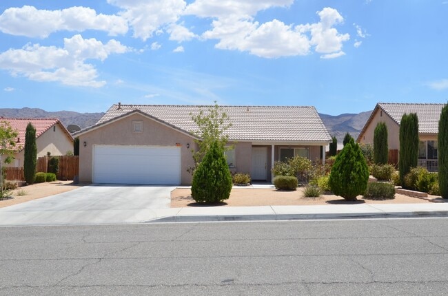 Don't Miss This Beautiful Desert Vista Home! - Don't Miss This Beautiful Desert Vista Home!