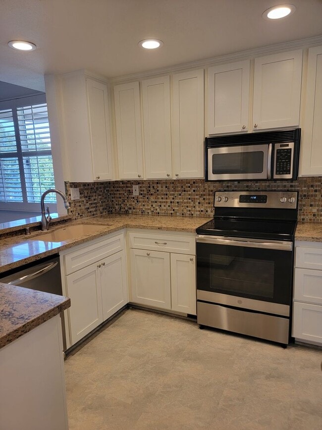 Photo - GEM IN THE VILLAGE- COX CABLE and WIFI INCLUDED IN THE RENT!