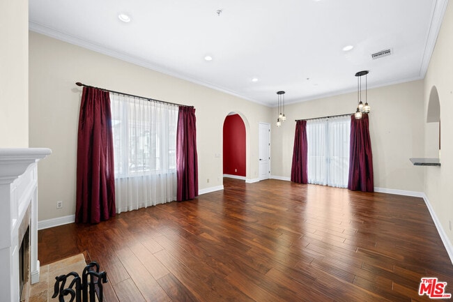 Photo - 108 S El Molino Ave