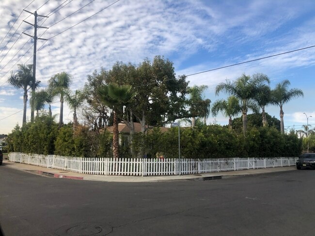 Corner Curb Appeal - 6441 W 86th Pl Unit 6441