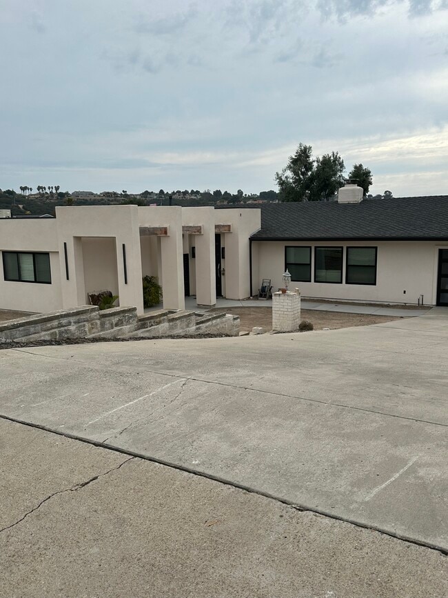 Building Photo - 270 Camino del Cerro Grande Rental