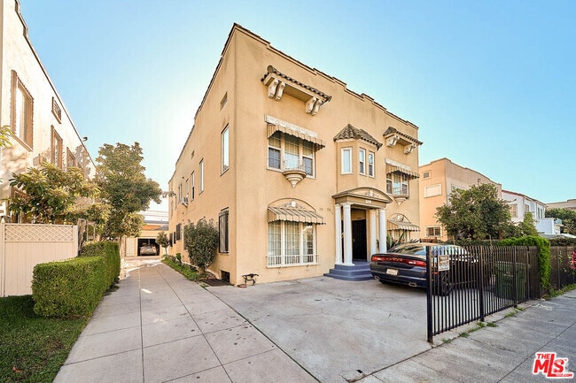 Building Photo - 1414 Bronson Ave Rental