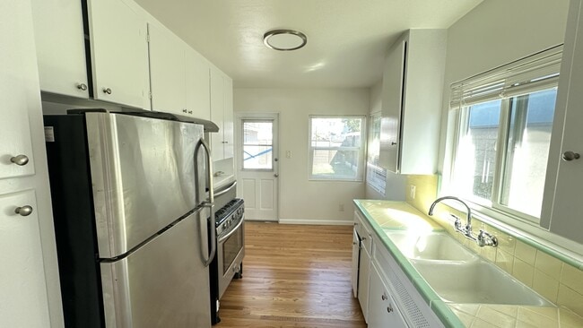 Photo - 4692 Newport Ave