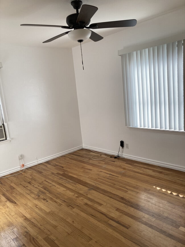 Photo - 1032 N Croft Ave