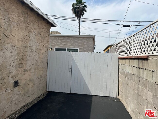 Photo - 228 E Ave 42