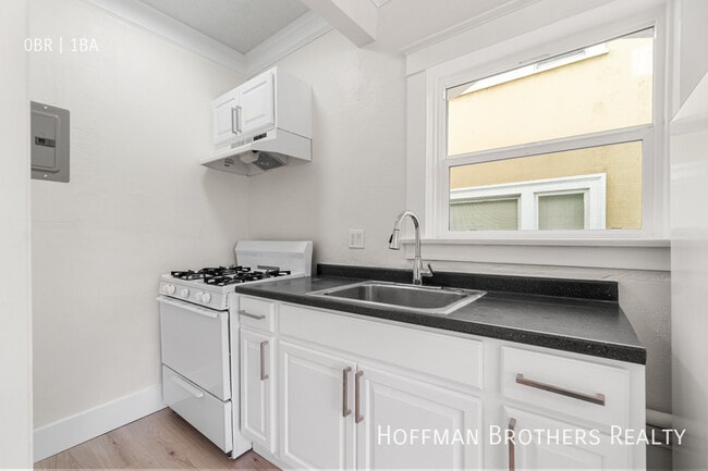 Photo - 323 W 4th St Unit 201