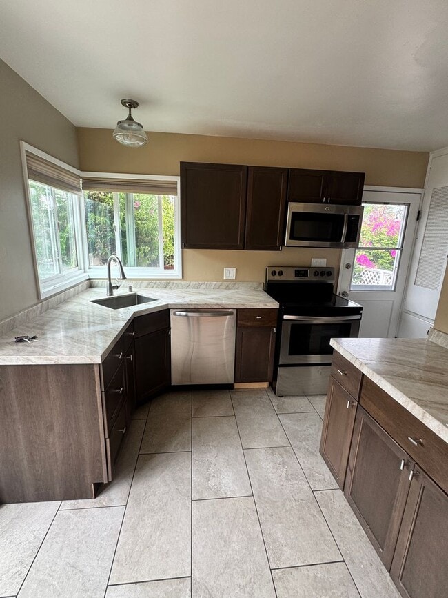 Photo - 1558-1564 Ebers St Unit 1558