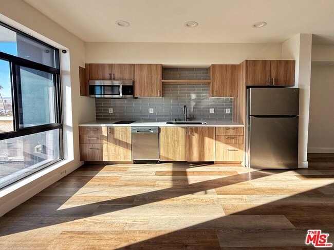 Photo - 723 S St Andrews Pl Unit 508