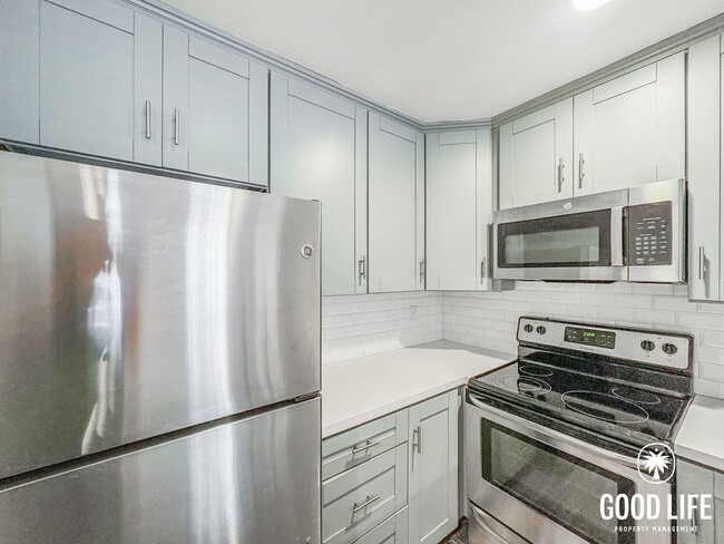 Building Photo - SD: 2BD/2BA Condo in UTC with Reserved Parking, Covered Balcony & In-Unit Laundry Unit 4118