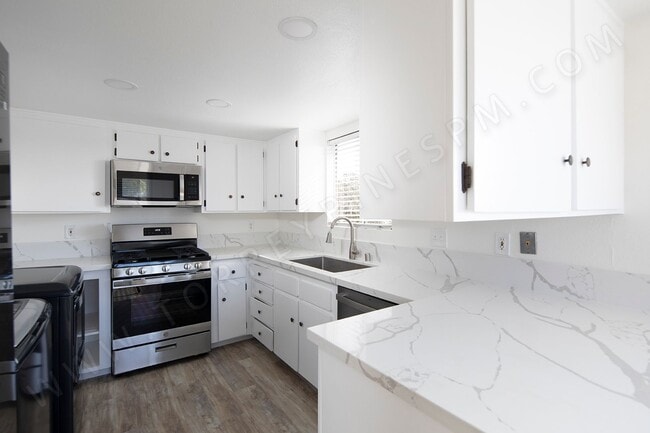 *OPEN HOUSE: 8/30 1-2PM* BEAUTIFUL Remodel... - *OPEN HOUSE: 8/30 1-2PM* BEAUTIFUL Remodel... Unit 1015