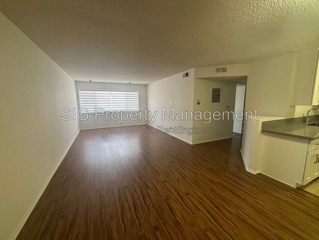 Photo - 10241 Commerce Ave Unit 5