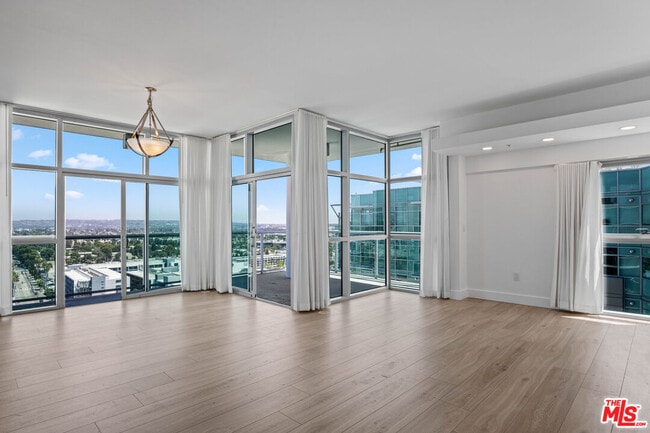 Photo - 13700 Marina Pointe Dr Unit 1916