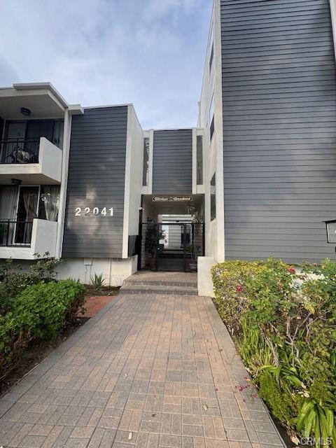 Building Photo - 22041 Costanso St Unit 103