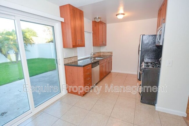 Photo - 5335 Felicia St