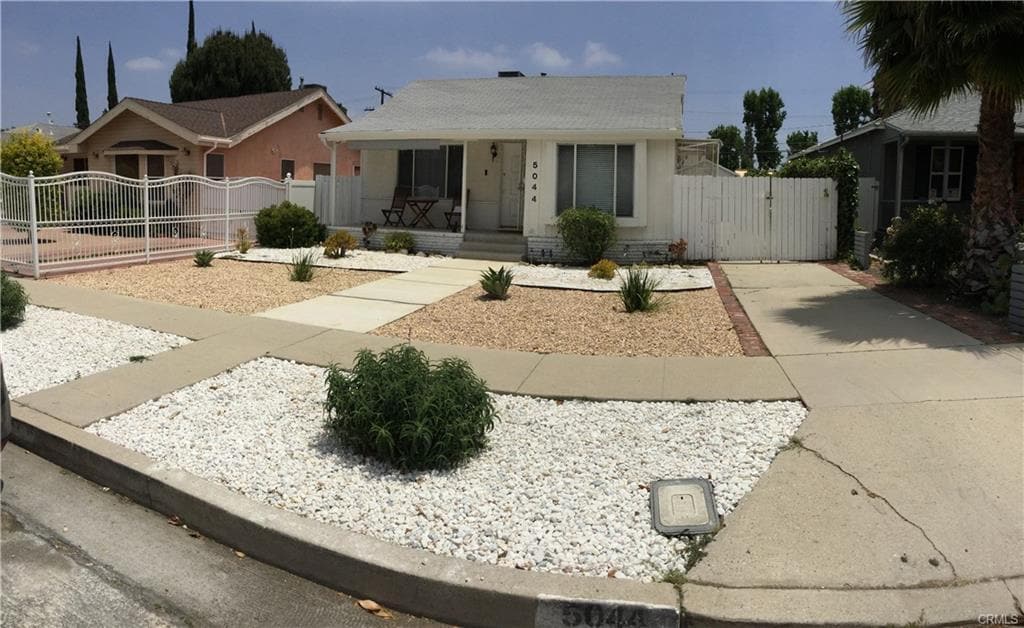 Photo - 5044 Newcastle Ave