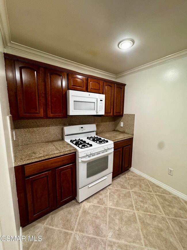 Photo - 13525 Vanowen St