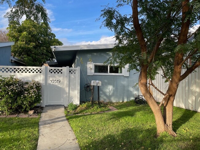 Photo - 10519 Chandler Blvd Unit B