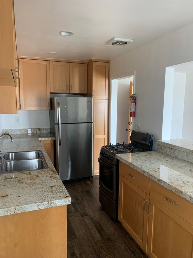 Live Your Best Life in the Heart of Hillcr... - Live Your Best Life in the Heart of Hillcr... Condo Unit 45