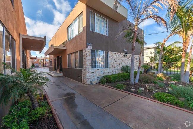 Building Photo - 731-745 Orange Avenue Rental