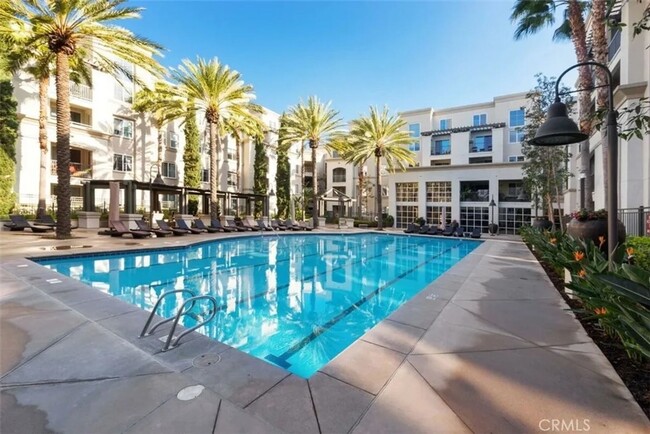 2-Bed Irvine Condo in Highly-Desirable Ave... - 2-Bed Irvine Condo in Highly-Desirable Ave...