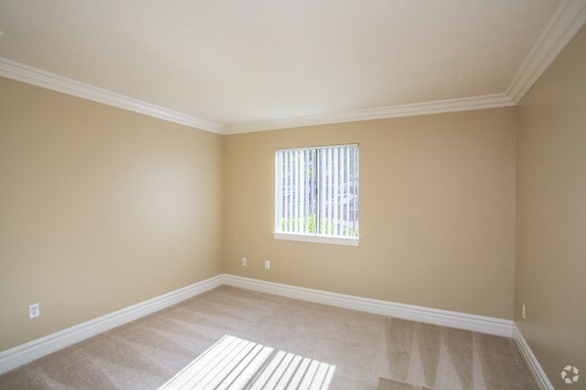 1 BR, 1 BA - 720 SF - Sycamore Ridge Apartments