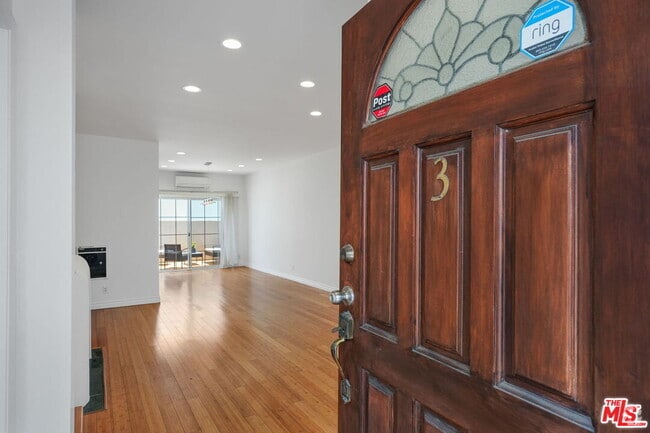 Building Photo - 1125 16th St Unit 3 Rental