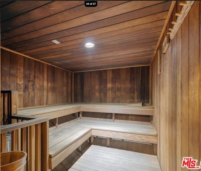 Photo - 2160 Century Pk E Unit 2109