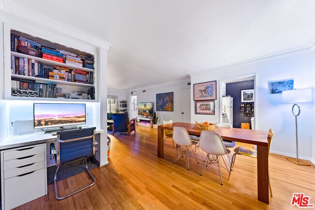 Photo - 1330 N Crescent Heights Blvd Unit 16