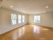 Photo - 5321 Auckland Ave