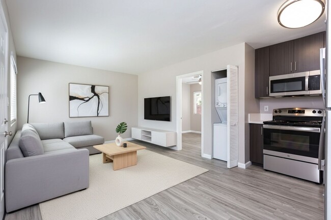 Building Photo - Amazing 1-BR/1-BA Unit 819