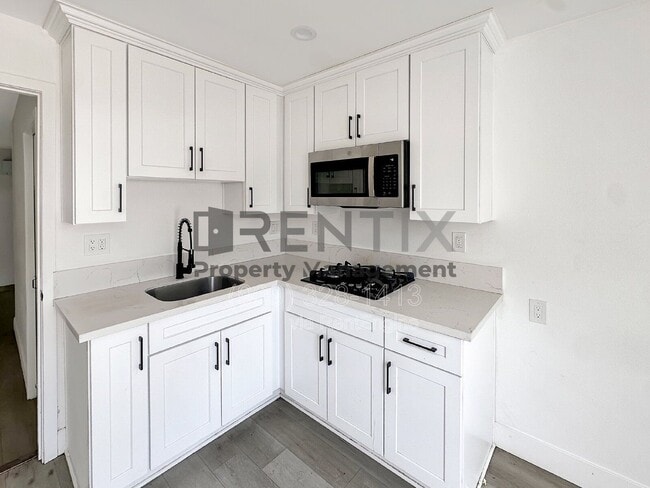 Photo - 933-932 E Kingsley Ave