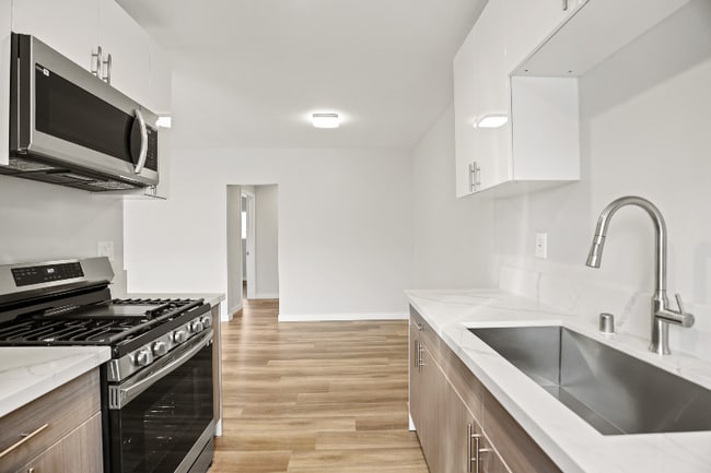 Photo - 1352 W 36th St Unit 4