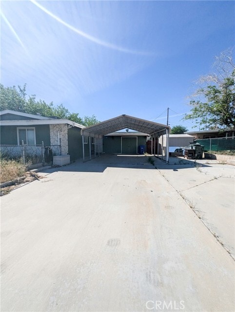 Building Photo - 15769 La Cubre Dr