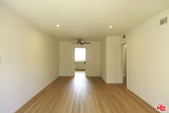 Photo - 1323 Ridgeley Dr Unit 5