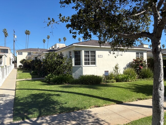 Photo - 923 18th St Unit B