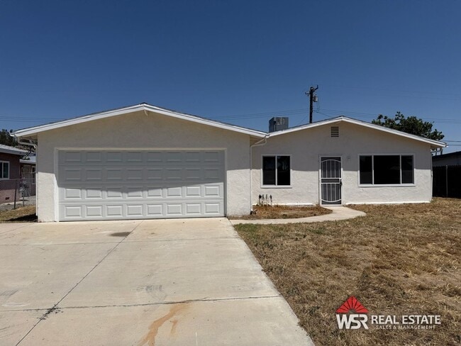 Building Photo - 3 Bedroom - 1 1/2 Bathroom Home on a Large Lot