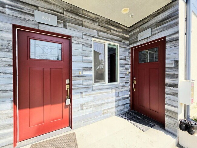 Photo - 631 W 83rd St