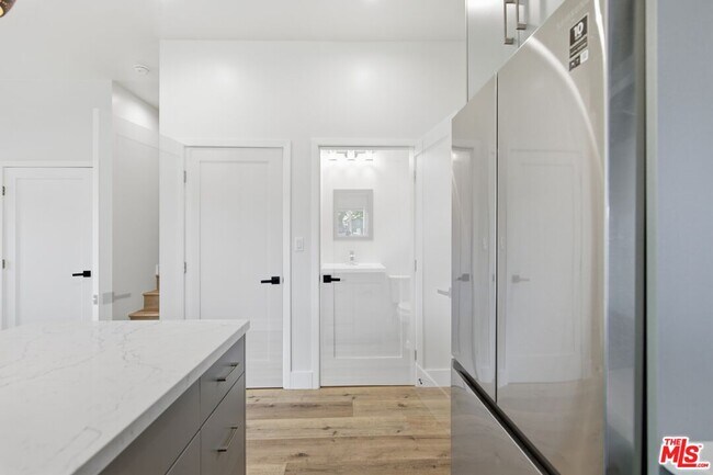 Photo - 8337 Gladbeck Ave