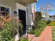 1054 entry - 1054 Masselin Ave Townhome