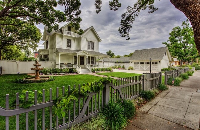 Old Towne Orange - Old Towne Orange House