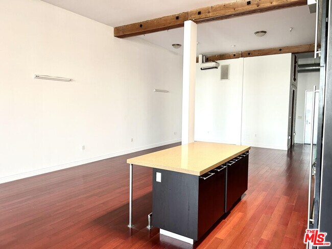 Photo - 652 Mateo St Unit 305