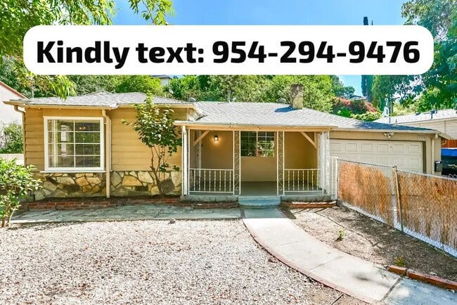 Building Photo - 3505 Division St