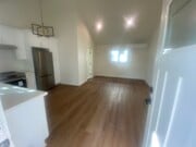 Photo - 1075 E Howard St