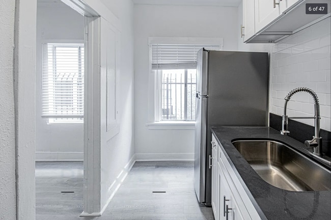 Photo - 816 S Park View St Apartment Unit 305