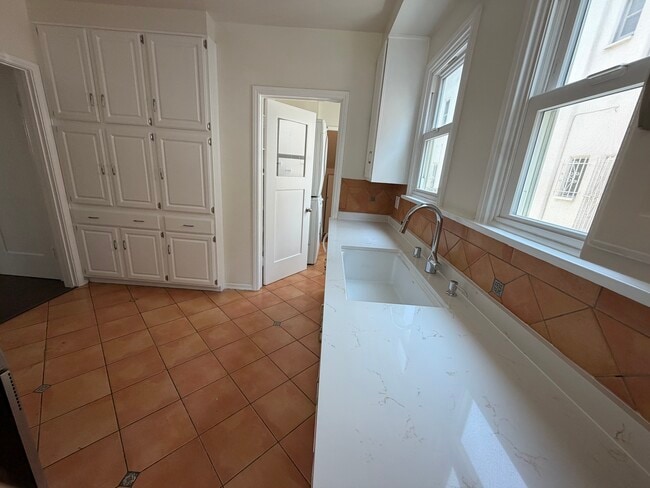 Kitchen - 8349 W 4th St