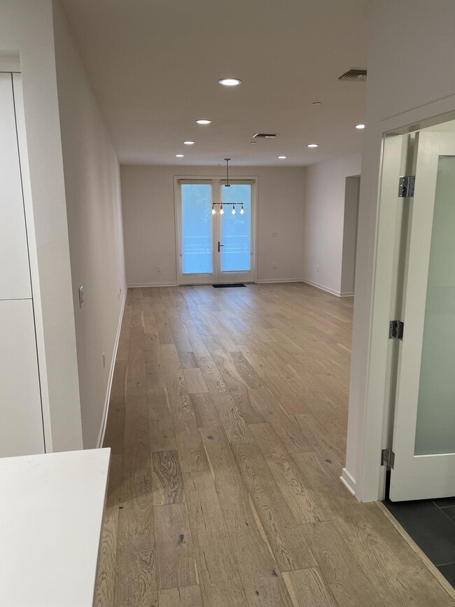 Photo - 4240 Laurel Canyon Blvd