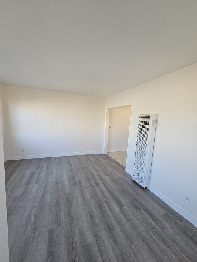 Living Room - 25515 Senator Ave