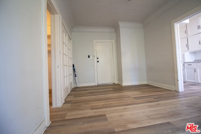 Photo - 1316 N Mariposa Ave Unit 208