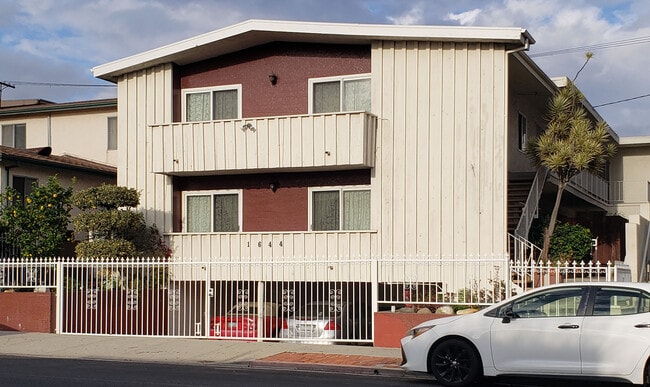 Building Photo - 1644 Colby Ave Unit 6